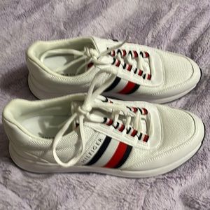 New without box women’s eight medium athletic shoes brand is Tommy Hilfiger